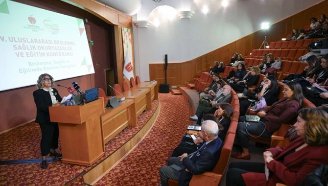 Hacettepe Üniversitesi'nde "Beslenme, Sağlık Okuryazarlığı ve Eğitim Konferansı" düzenlendi