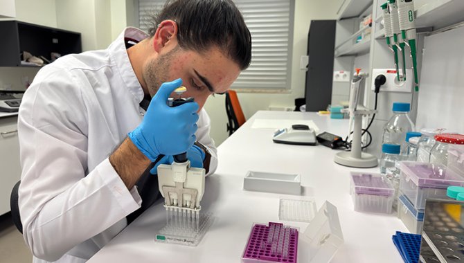 İzmir'de Nadir Hastalıklar ve Yetim İlaçlarda Uluslararası İş Birliği Toplantısı yapıldı