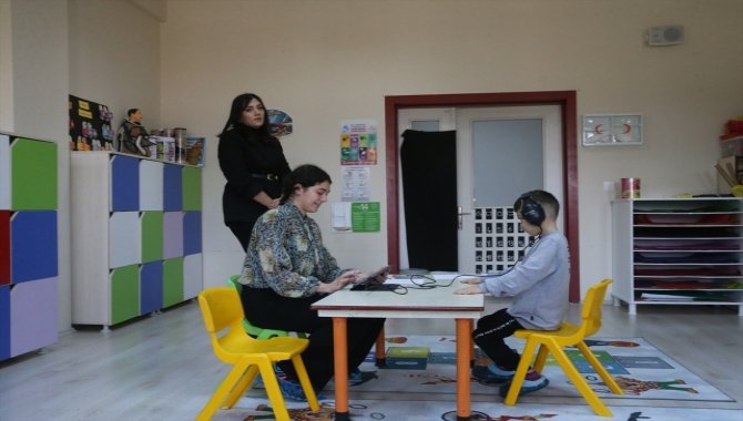 Tokat'ta okul öncesi erken tanı için anaokulu öğrencileri işitme testinden geçiriliyor