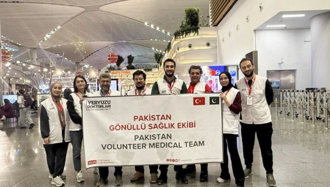Yeryüzü Doktorları Derneğinin gönüllü sağlık ekibi Pakistan'a gitti