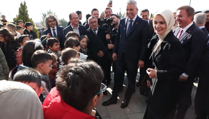 Sağlık Bakanı Memişoğlu, Erzincan'daki sempozyumda konuştu: