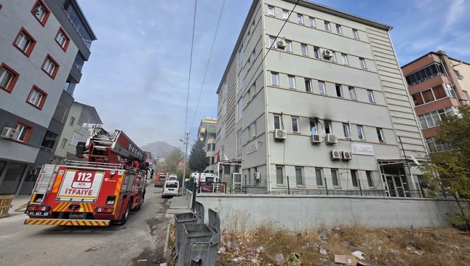 Adana'da aile sağlığı merkezinde çıkan yangın söndürüldü