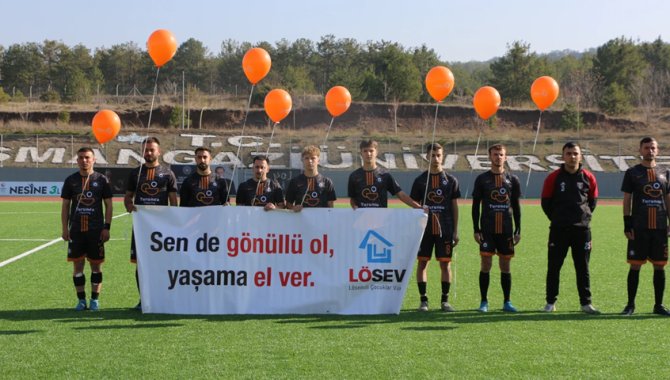 Eskişehir'de lösemili çocuklar yararına futbol maçı oynandı