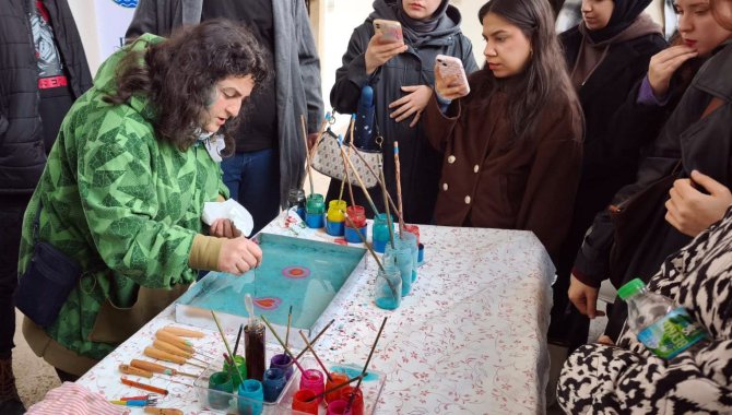 Sultan II. Bayezid Külliyesi Sağlık Müzesi'nde ebru etkinliği düzenlendi