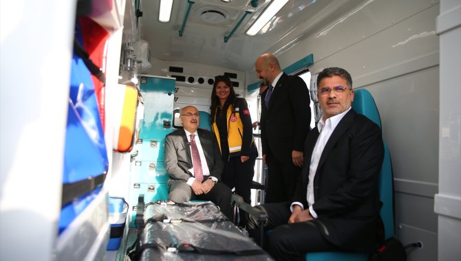 Sağlık Bakanlığınca Adana'ya gönderilen 15 ambulans hizmete alındı