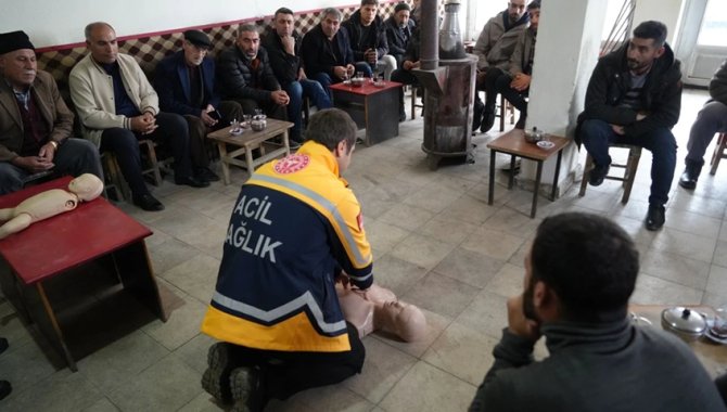 Muş'ta belde ve köylerdeki vatandaşlara yönelik ilk yardım eğitimi başlatıldı