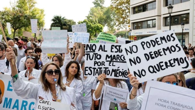 Grip salgınının zirveye çıktığı İspanya'da doktorlar 4 günlük greve başladı
