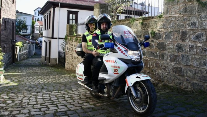 Giresun'da motosiklet ambulans ekipleri vakalara hızlı müdahale ediyor