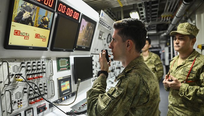 Denizaltıların 112'si "TCG Alemdar" arama-kurtarma faaliyetlerinde öncü rol oynuyor