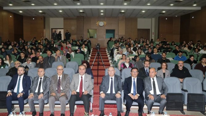 Çankırı'da "Bağımsız Gelecek" konferansı düzenlendi