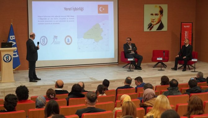 Bartın'da "Hastalıklarda Antibiyotiklerin Etkisiz Kaldığı Bir Dünyaya Ne Kadar Hazırız?" söyleşisi düzenlendi