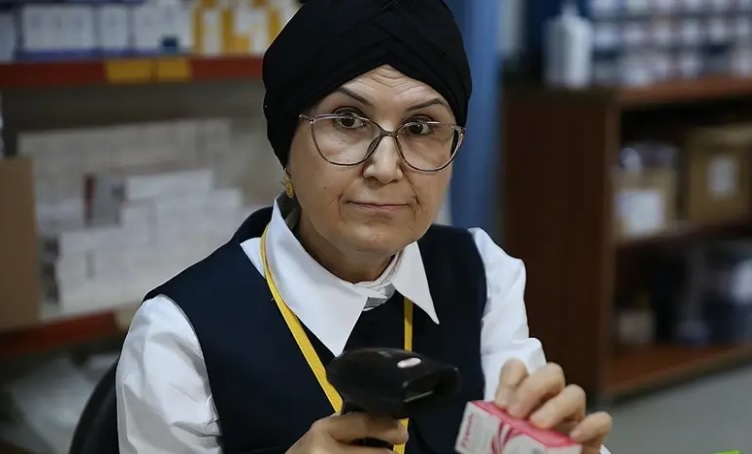 Nadir Kalp Hastalığıyla Mücadele Eden Hemşire Mesleğine Geri Döndü