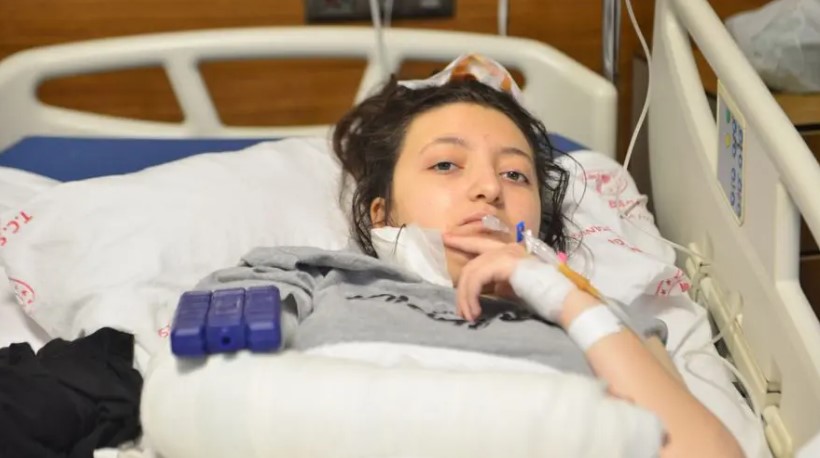 Adana'da 12'nci Kattan Düşen 13 Yaşındaki Ecrin Tedaviyle Sağlığına Kavuşuyor