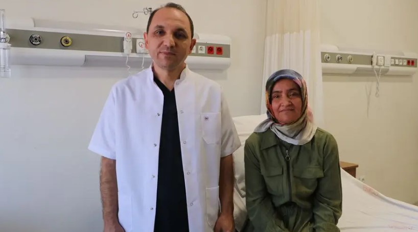 Ankara’da Nadir Hastalığı Olan Satı Koç’a Riskli Ameliyat Yerine Kapalı Yöntemle Hayat Dokunuşu