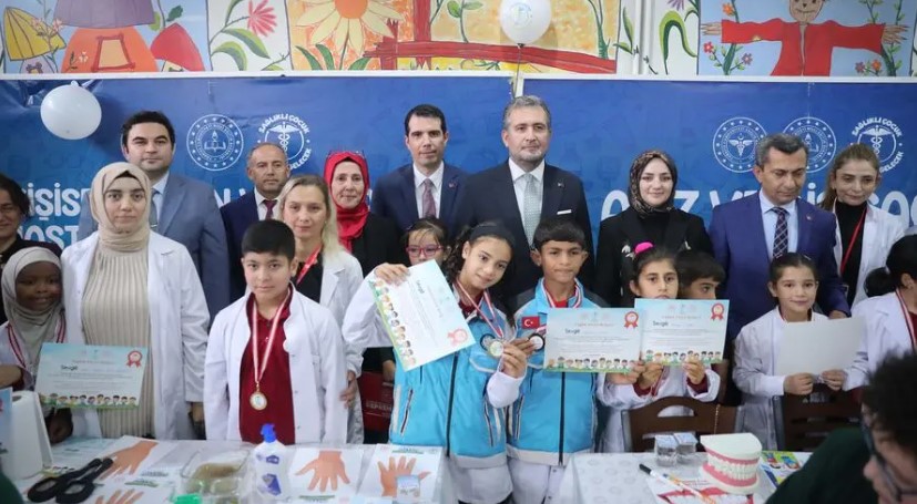 Ankara'da 100 İşitme Engelli Öğrenci "Sağlık Elçisi" Oldu