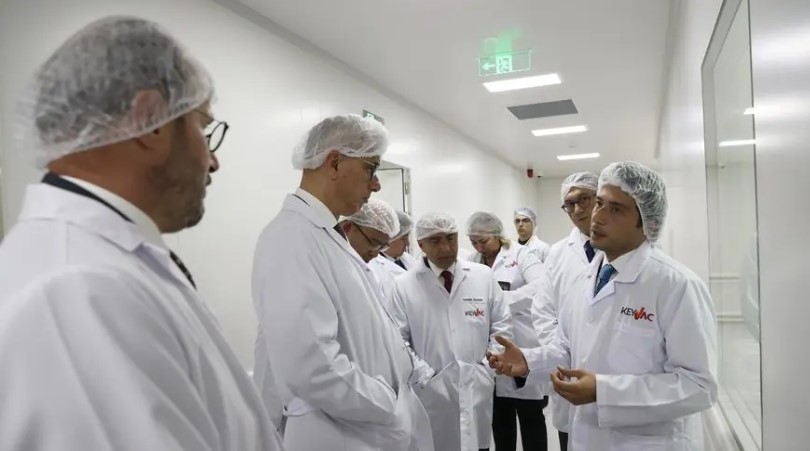Sağlık Bakanı Kemal Memişoğlu Ankara'da Biyoteknoloji Tesisini İnceledi