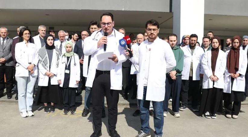 Trabzon'da Sağlık Çalışanlarından Filistin'e Destek ve "Sağlık Kırımı" Tepkisi