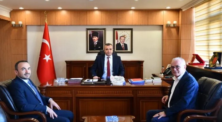 Vezirköprü Devlet Hastanesinde 38 Yıllık Mesai Sona Erdi: Dr. Aygün Emekliliğe Ayrıldı