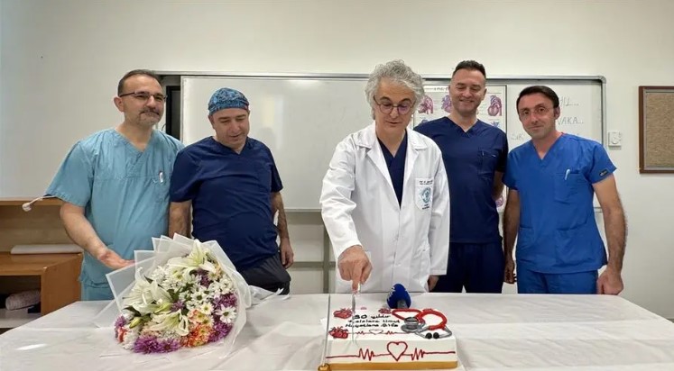 Kalplerin Doktoru Prof. Dr. Görmüş Meslekte 30. Yılını Kutladı: 26 Bin Vakaya İmza Attı