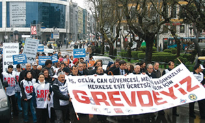 Bakan Akdağ'a 'marjinal' protesto