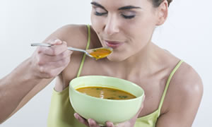 Çorba içmek soğuk algınlığına iyi gelir mi? / Video