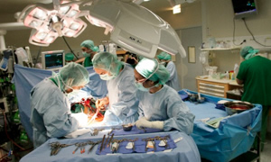 Sağlık Bakanlığı, DEÜ Hastanesi'nin kalp nakli ruhsatını iptal etti