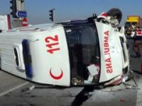 Konya'da ambulans devrildi: 1'i ağır 3 yaralı