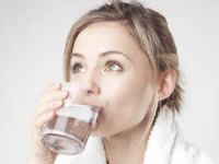 İşte az su içmenin yol açtığı 11 rahatsızlık!
