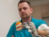 'Hissedebilen' protez el yapıldı