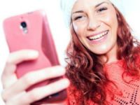 Kadınlara 'selfie' uyarısı: Özgüven kaybına yol açabilir