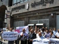 Gazze'de doktor ve hemşirelerden maaş protestosu