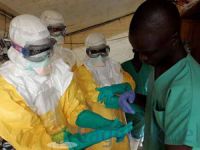 Ebola virüsü taşıyan 17 kişi firar etti!