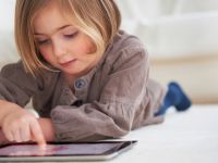 Tartışma çıkartacak tavsiye: Bebekleri hemen iPad'le tanıştırın!
