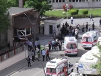 Gaziantep'te yaralı polis'in tedavisi sürüyor