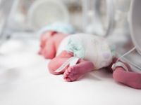 Üç ebeveynli bebek uygulaması İngiltere'de başlıyor