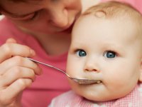Fazla karbonhidrat veya proteinle beslenen bebekler hastalıklara yakalanabilir