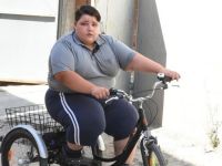 İzmir'de 10 yaşındaki Nurettin Yamaç 165 kiloya ulaştı!