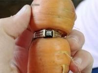13 yıldır kayıp olan evlilik yüzüğü, bir havuca takılı halde bulundu