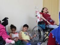 4 çocuğu bedensel ve konuşma engelli