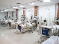 Rize'de yoğun bakım servisi dolan hastanenin başhekimi aşı çağrısı yaptı