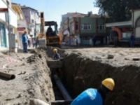 İzmir'de hastane inşaatı temel kazısında yol çöktü