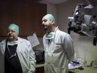 Dünyanın ilk robotik cerrahi ile kafa tabanı tümörü ameliyatı Türkiye'de yapıldı