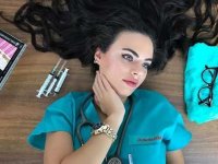 Doktor adayı Berika sosyal medyayı sallıyor!