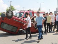 Aldığı karnesi ile evine dönen çocuk ölümden döndü