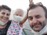 Öykü Arin'den güzel haber: Babasının ilik nakli tutan küçük kız hastaneden dışarı ilk adımını attı