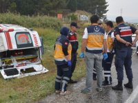 Ambulans şarampole devrildi: 5 yaralı