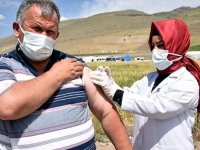 Hatay'da mevsimlik tarım işçilerine koronavirüs aşısı yapıldı