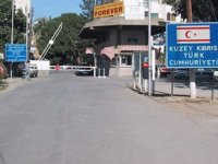 Kıbrıs'ta iki kesim arasındaki kapılar açıldı