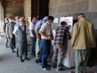 Diyarbakır'da 3 ayrı mobil aşı noktasında vatandaşlar Kovid-19'a karşı aşılanıyor