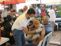 Kilis'te vatandaşlar Türkçe ve Arapça anonslarla Kovid-19 aşısı olmaya davet ediliyor